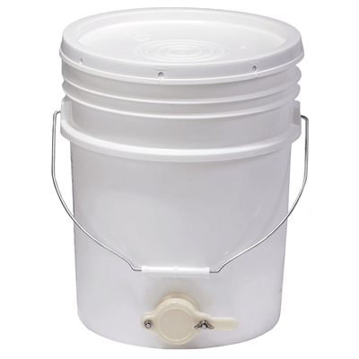 Miller Little Giant Manufacturing 5 Gallon Plastic Bucket